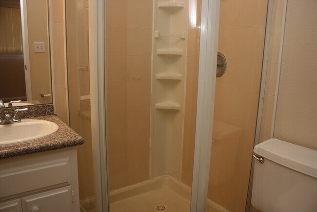 Building Photo - Superb Dual Master Townhome!