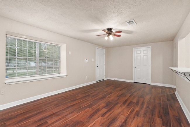 Building Photo - 4118 Scenic Dr