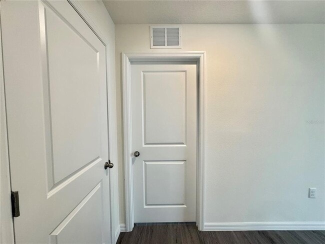 Building Photo - 36015 Sunflower Hl Dr