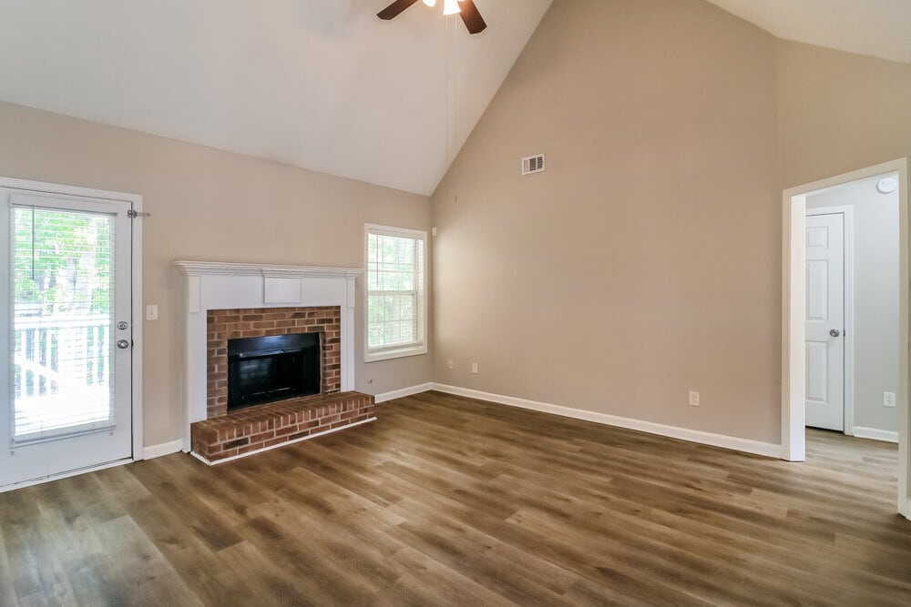 Building Photo - 915 Castlerock Way
