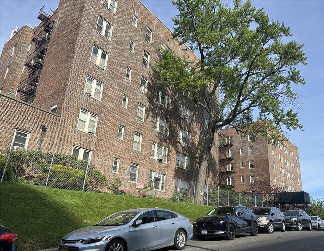 Building Photo - 84-49 168th St