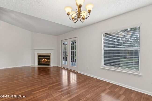 Building Photo - 616 Fallen Timbers Dr