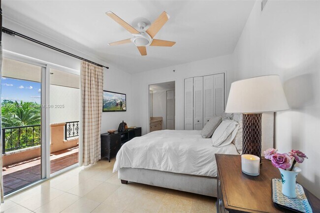 Building Photo - 5235 Fisher Island Dr