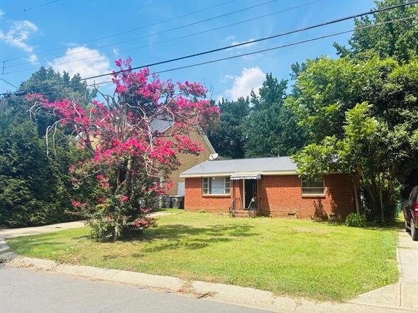 Building Photo - 1733 Finchley Dr