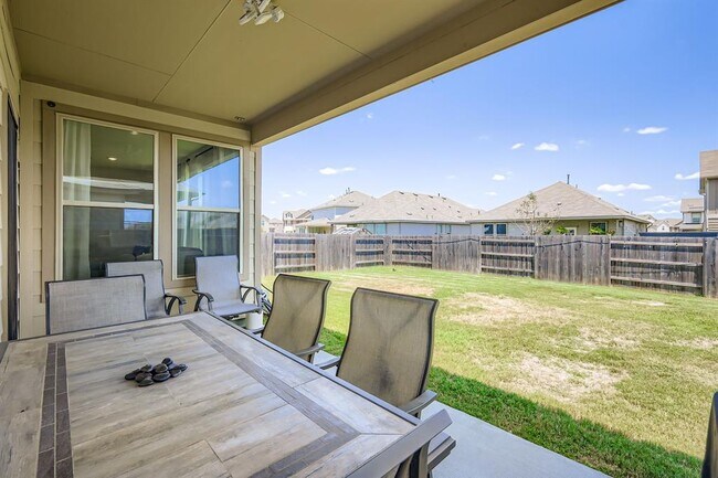 Building Photo - 497 Purple Heart Dr