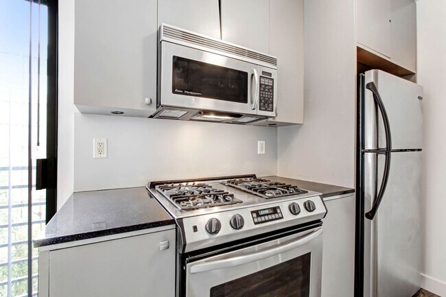 Interior Photo - 117 Pacific St. in Sant Monica - 1 block to the beach and Main St!