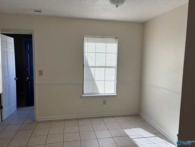 Building Photo - 2607 Wynterhall Rd SE