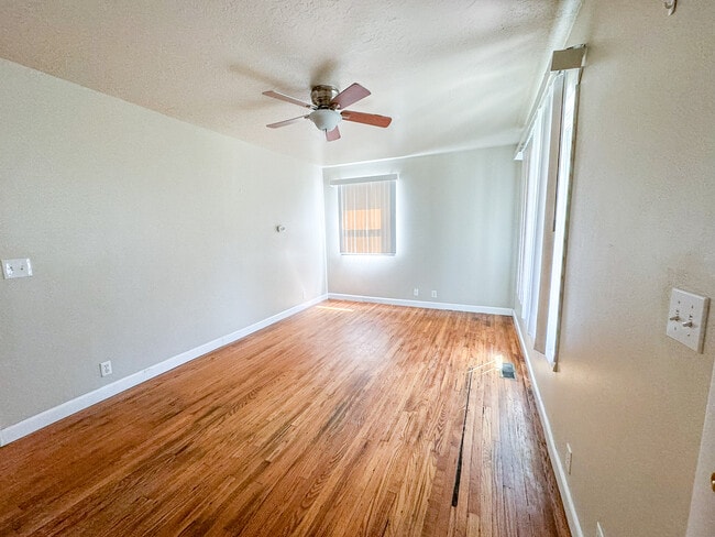 Building Photo - 1730 W Center St