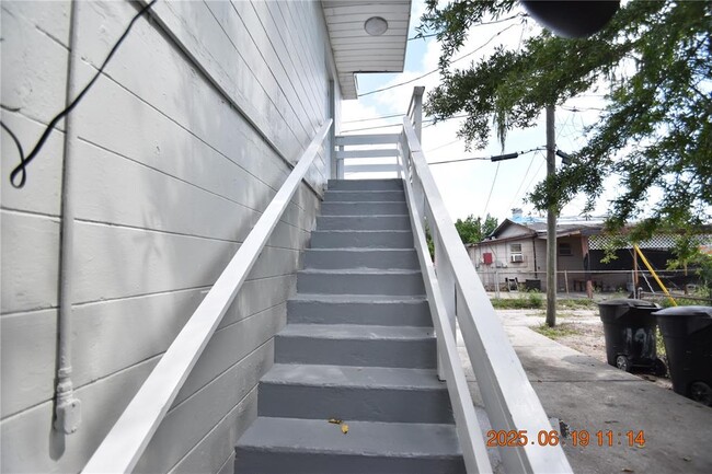 Building Photo - 1909 13th Ave S