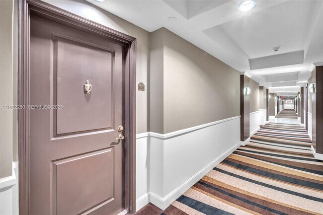 Building Photo - 610 W Las Olas Blvd