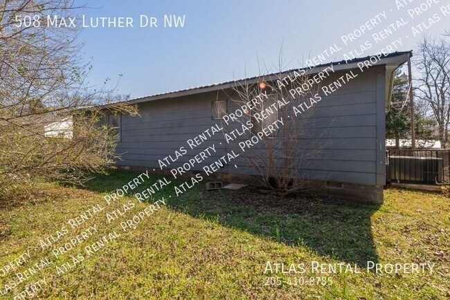 Building Photo - 508 Max Luther Dr NW