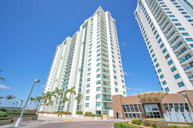 Building Photo - 2641 N Flamingo Rd