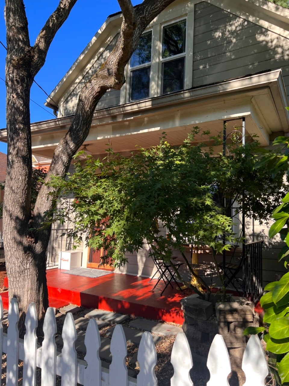 Building Photo - 222 NE 53rd Ave