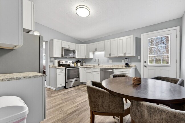 Building Photo - 7792 Alicia Ct