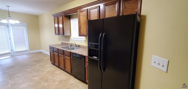 Building Photo - 213 Merlot Dr