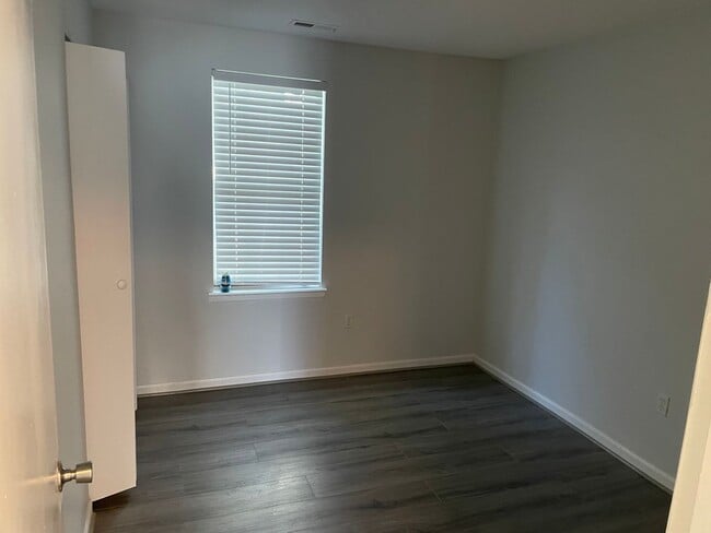 Building Photo - Hulon Lane - Near Lexington Medical Center