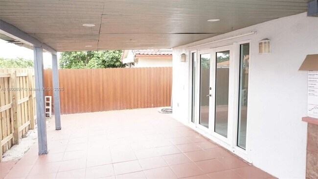 Building Photo - 4909 SW 144th Ct