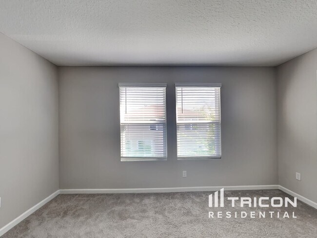 Building Photo - 10260 Old Dixie Hwy