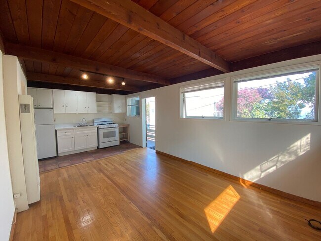 Building Photo - Top-Floor 1BD/1BA Apartment with Wood Ceilings, Garden Setting, and Easy North Berkeley BART Access