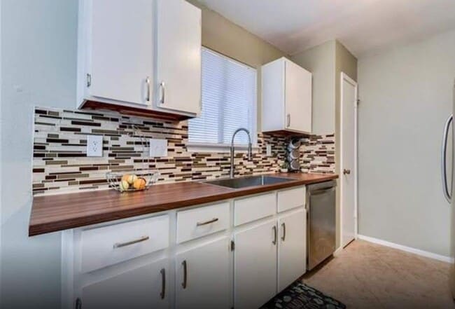 Building Photo - 508 Edwards Dr