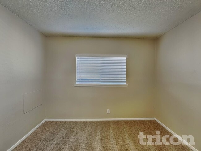 Building Photo - 4909 Tiffany Ln