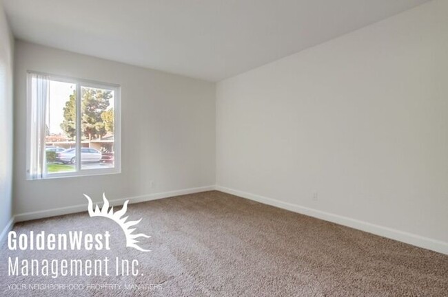 Building Photo - Charming 2Bdm 2Ba Condo Located in the Hea...