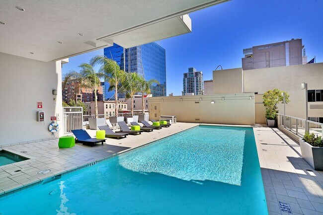 Building Photo - Stunning East Village 2 Bedroom at Alta! 2...