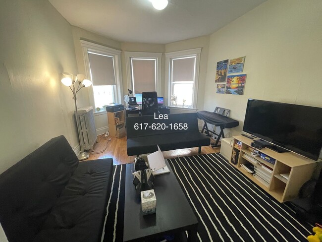 Building Photo - NO FEE***SEPT Incredible 1bed in Allston! ...