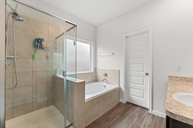 Building Photo - 16635 Olivewood Ln