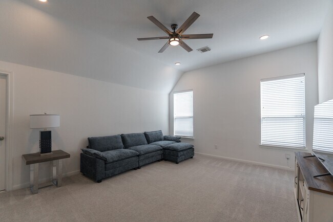 Building Photo - 135 S Rocky Point Cir