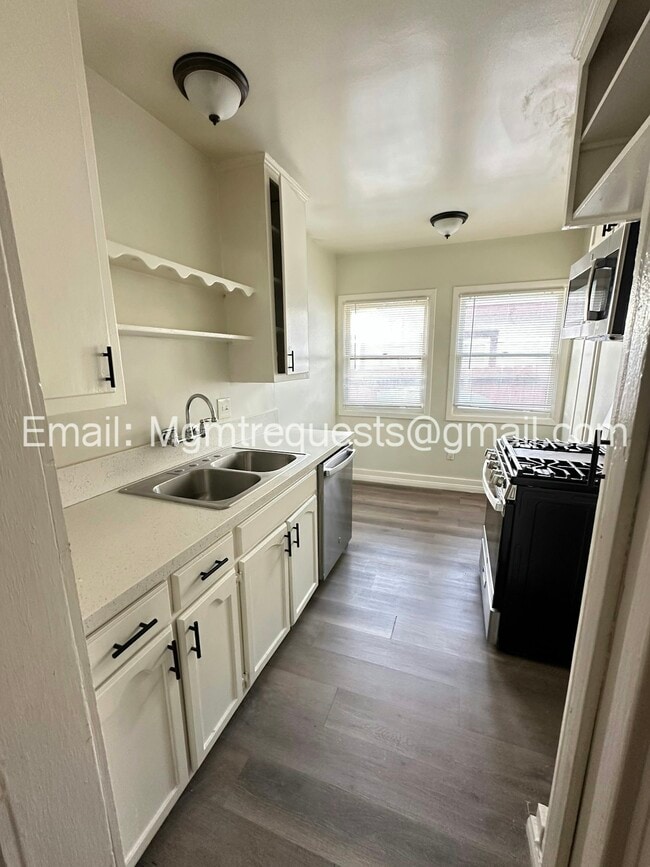 Building Photo - 7940 Milton Ave