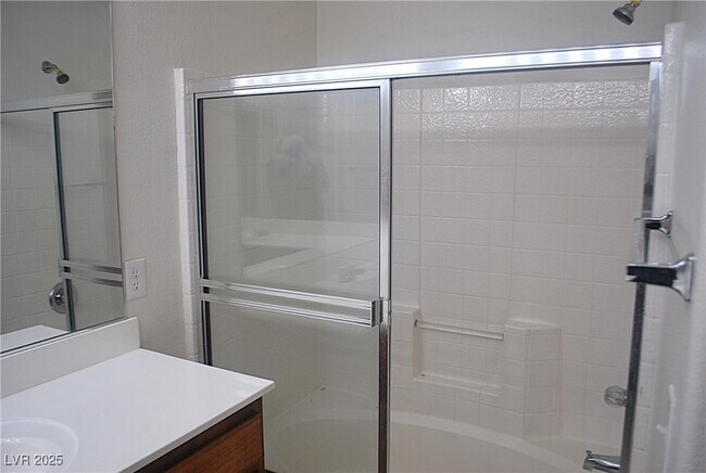 Building Photo - 9037 W Victor Creek Ave