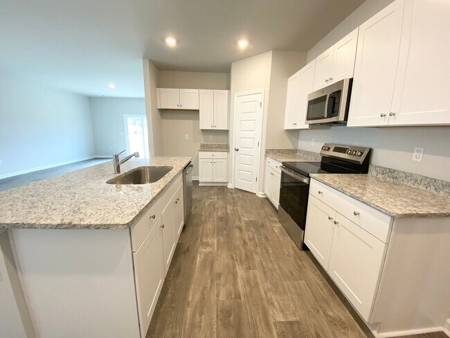 Building Photo - LIKE NEW home in a new subdivision!