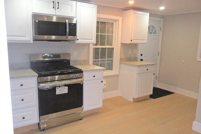 Building Photo - 400 Concord St