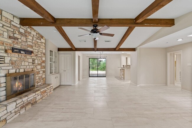 Building Photo - 106 Cross Bow