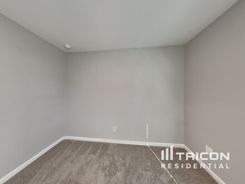 Building Photo - 105 Hockey Puck Wy