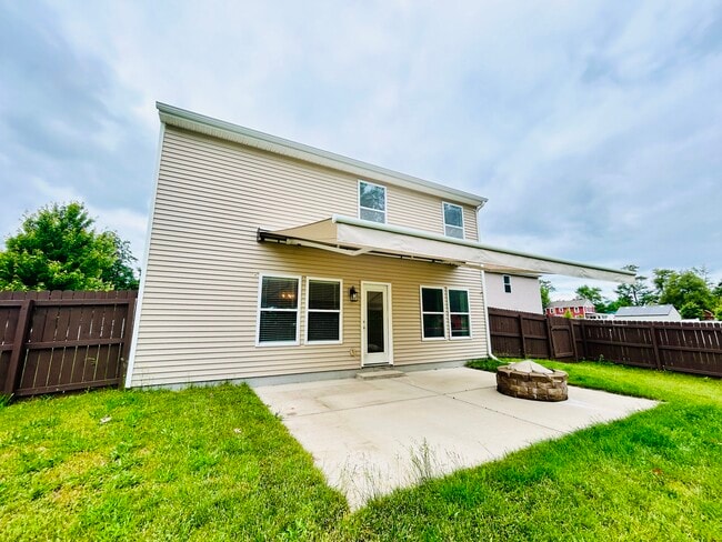 Building Photo - 5768 Buchanan Ave SW