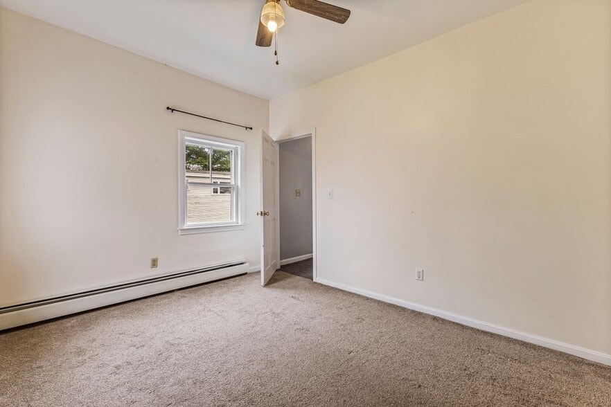 Building Photo - 83 Richardson St