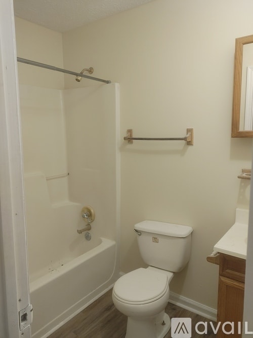 Building Photo - 464 Bussey Ave