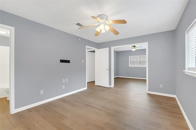 Building Photo - 4534 Towergate Dr