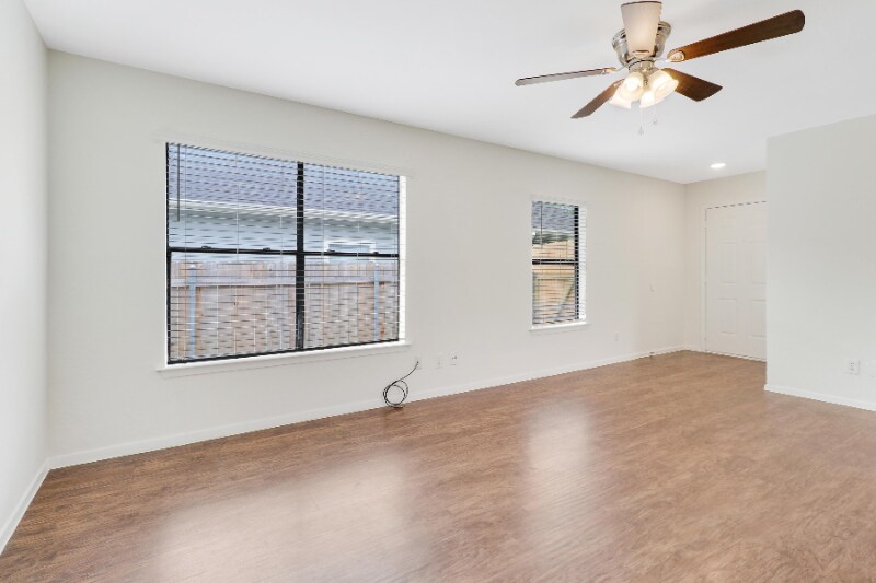 Building Photo - 5729 Pinon Vista Dr