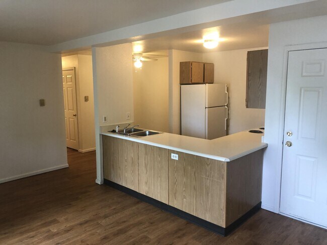 Building Photo - 4531 Boardwalk Dr