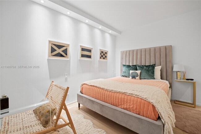 Building Photo - 2301 Collins Ave