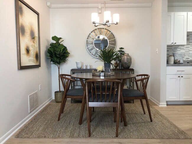 Building Photo - Two Bedroom Signature Style Apartment on the Third Floor