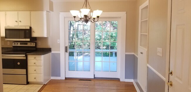 Building Photo - Now Leasing for May 2026!