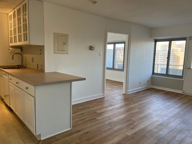 Building Photo - 5340 Holmes Run Pky