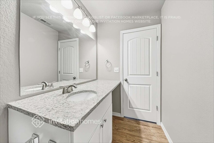 Building Photo - 3614 Saguaro Cir
