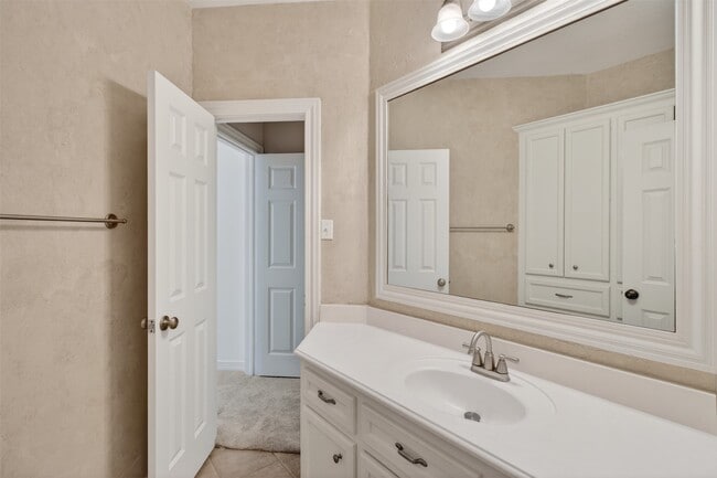 Building Photo - 10626 Crystal Cove Dr