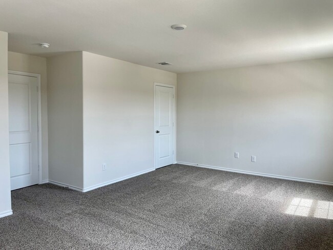 Building Photo - 4 Bed 2.5 Bath House For Lease in Sherman, TX!