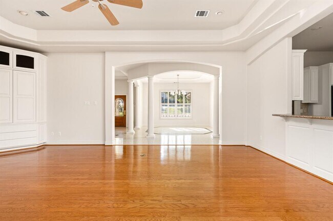 Building Photo - 8848 Chalk Knoll Dr